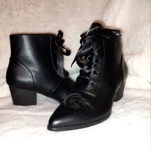 Black witchy boots